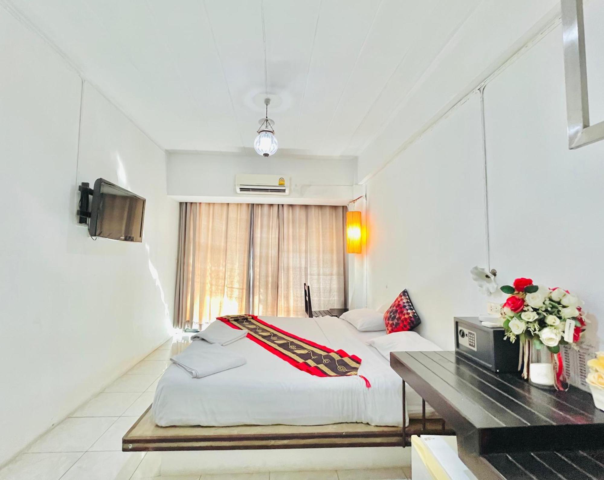 Sea Beach Paradise Patong Ngoại thất bức ảnh