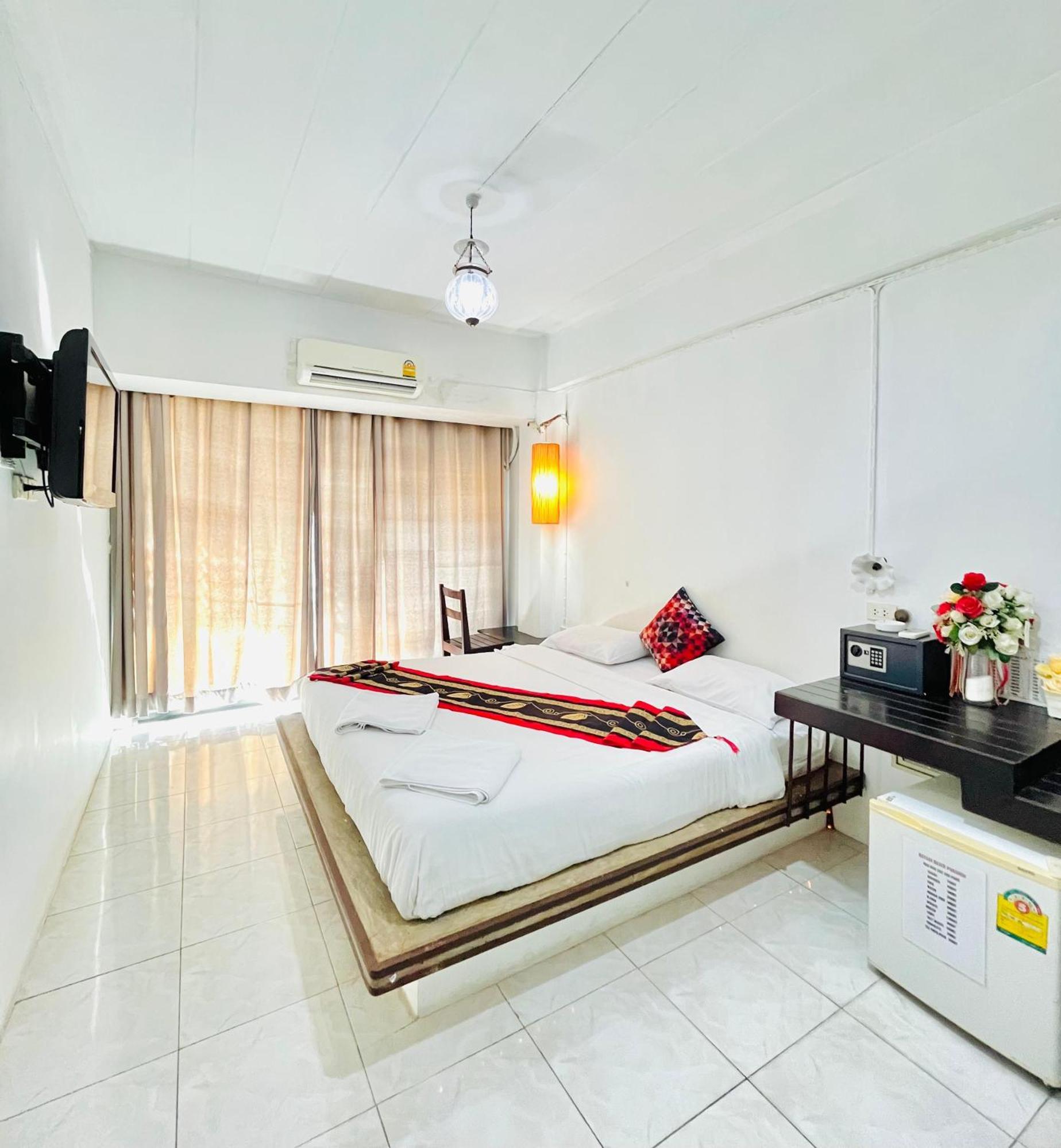 Sea Beach Paradise Patong Ngoại thất bức ảnh